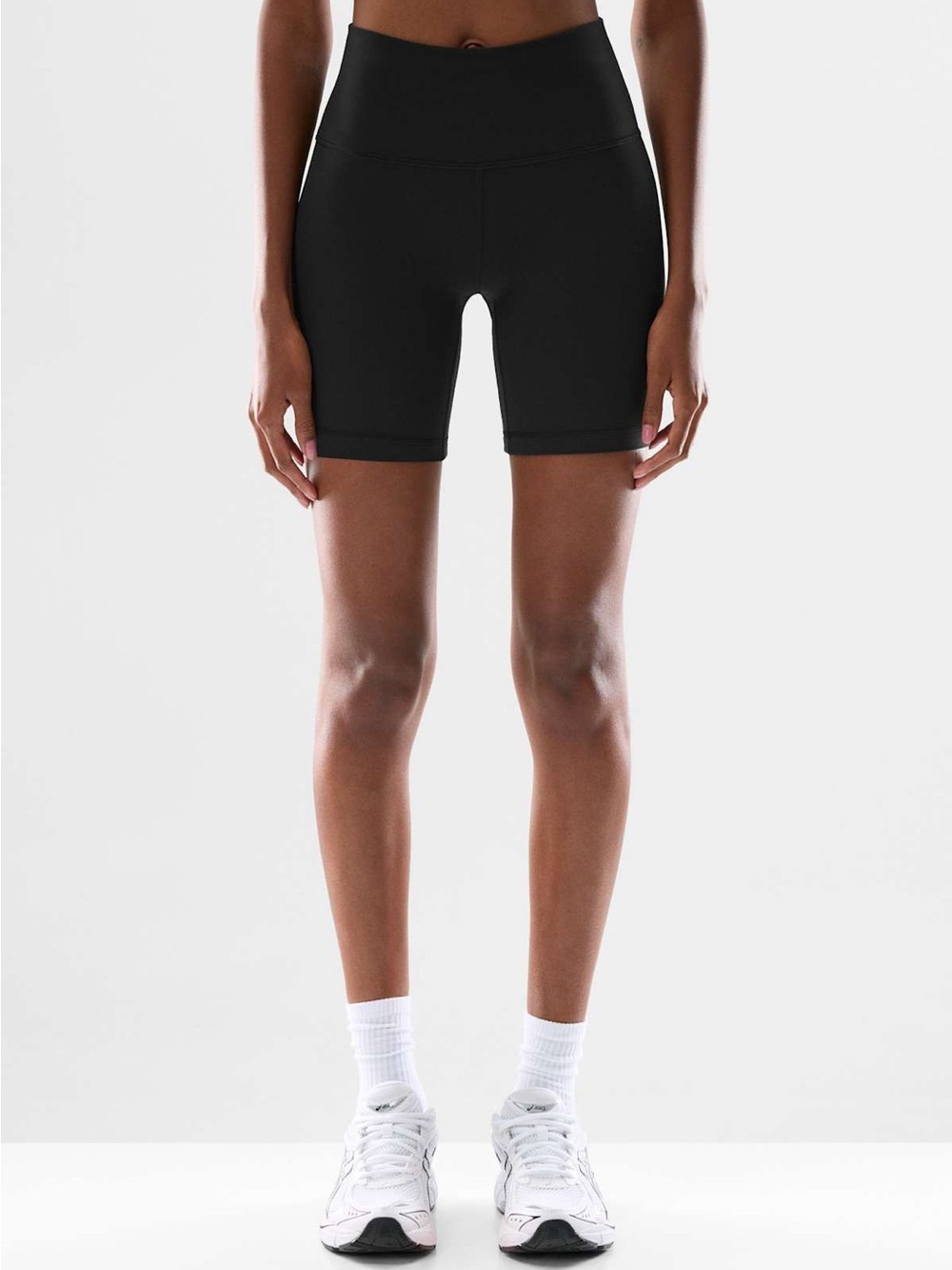 ARITZIA Cheeky Hi-Rise 7" Black Bike Shorts Size 2 - Picture 2 of 8